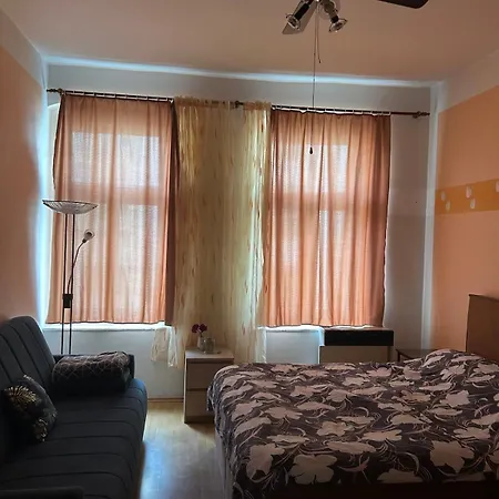 Cozy Bright Flat In Centre